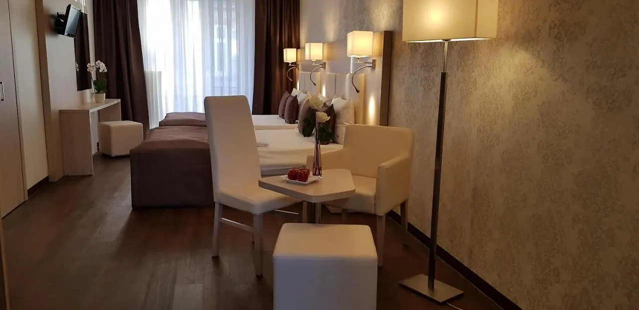 Hotel Budapester Hof Hamburg 2*,  Almanya